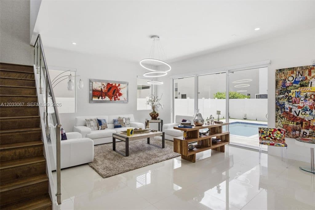 5+1 Müstakil ev — 7472 NW 100th Ave