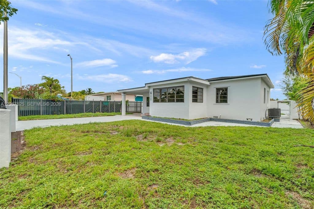5+1 Müstakil ev — 611 SE 4th St
