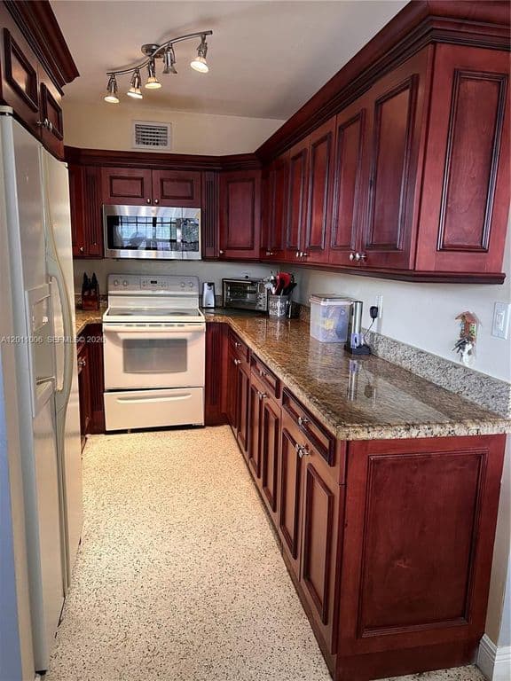 3+1 Müstakil ev — 4825 SW 111th Ave
