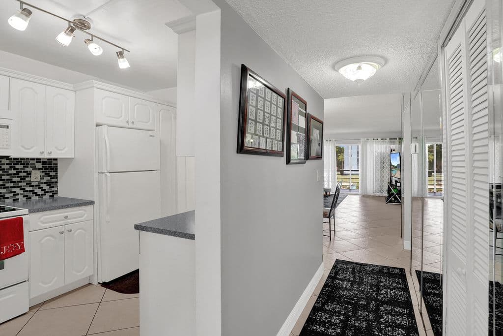 2+1 Condo — 7980 N FRENCH Drive #3-202