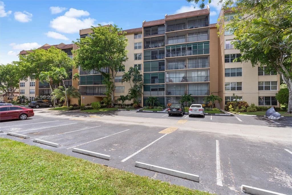2+1 Condo — 3771 Environ Blvd APT 253