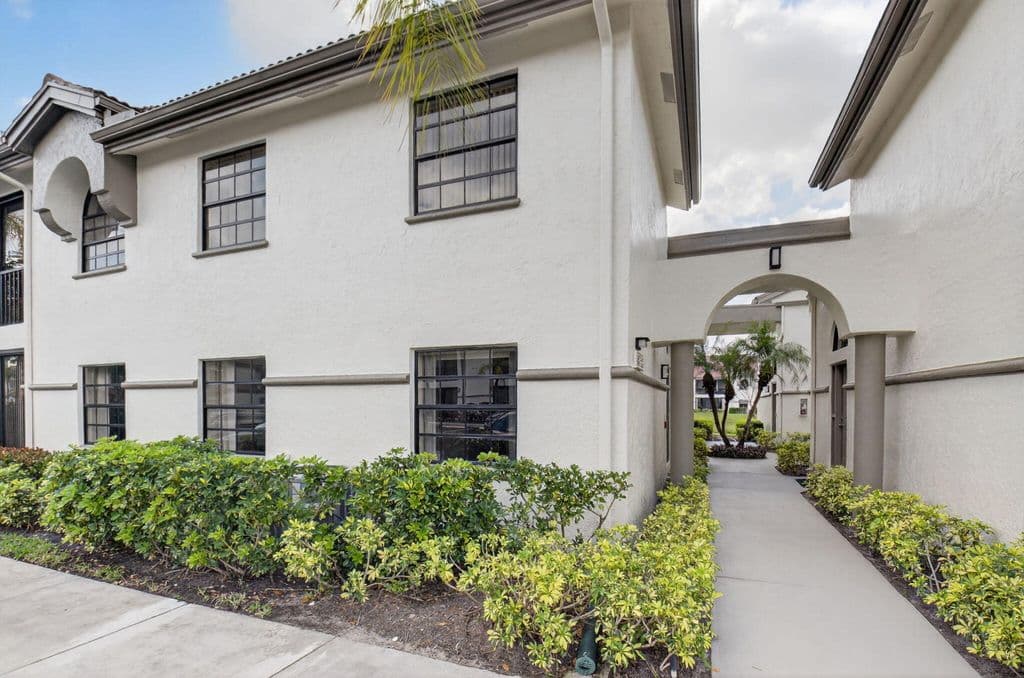 3-bedroom Condo — 5226 Europa Drive #H