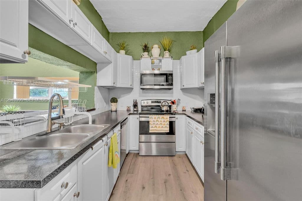 3+1 Müstakil ev — 1800 NW 3rd Ct