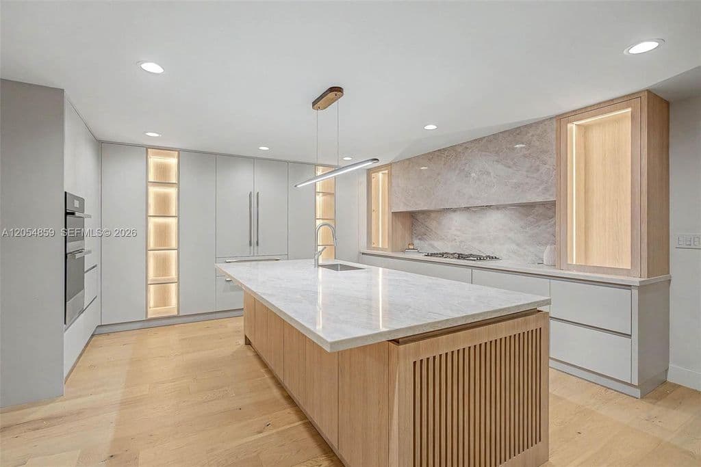 6-bedroom Single-Family Home — 8600 SW 162nd St