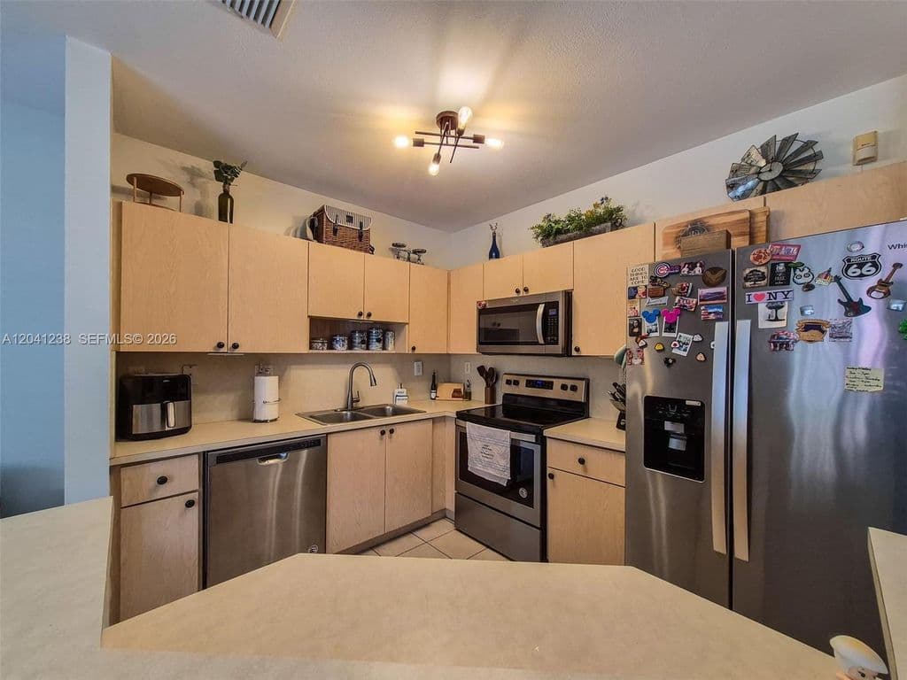 3+1 Mülk — 12850 SW 28th Ct