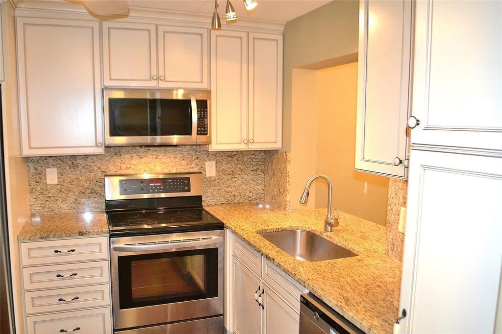 2-bedroom Condo — 8150 W Mcnab Road #210
