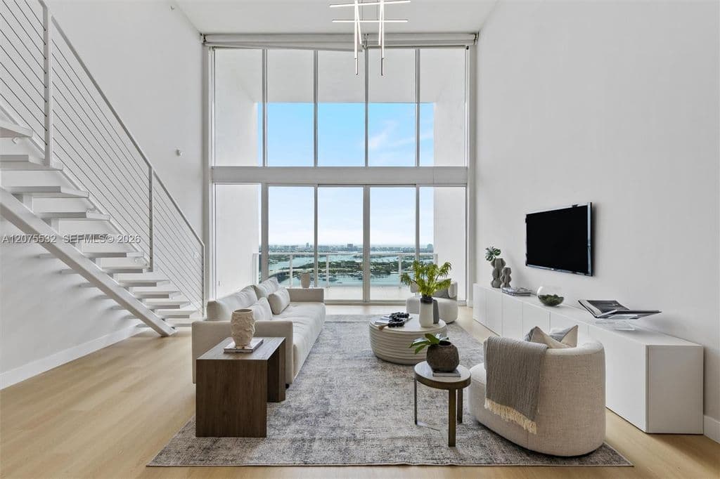 2+1 Condo — 1040 Biscayne Blvd APT 3403