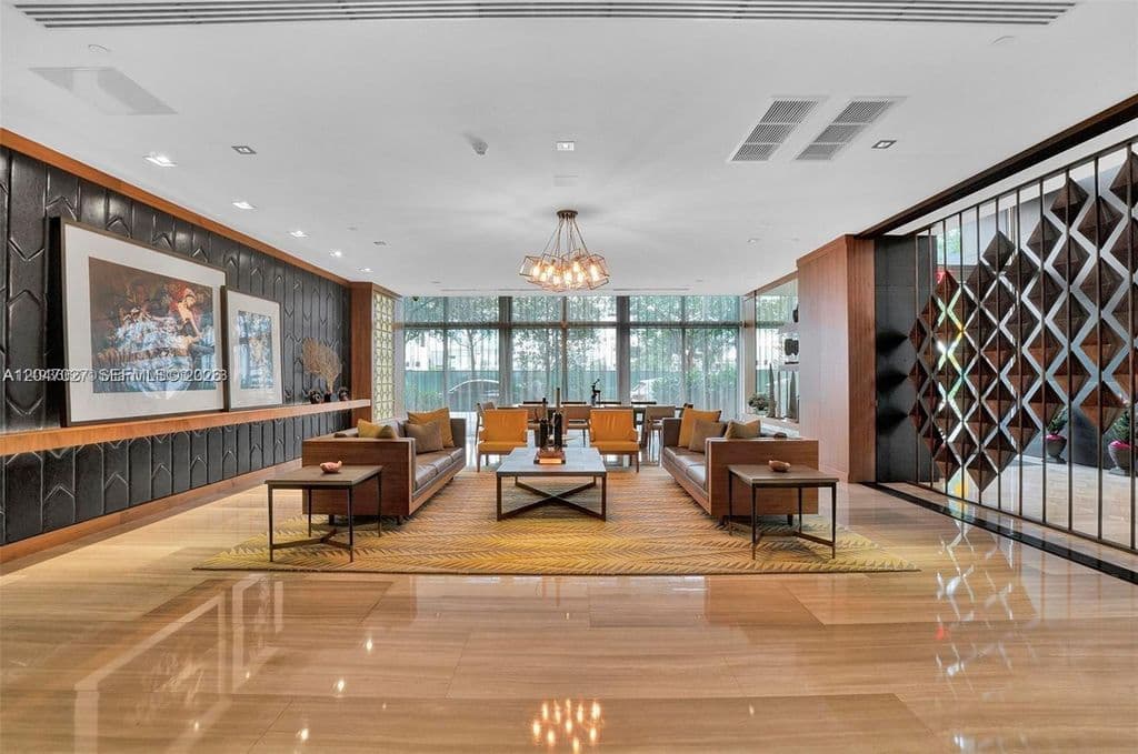 3-bedroom Condo — 3470 E Coast Ave APT H0904
