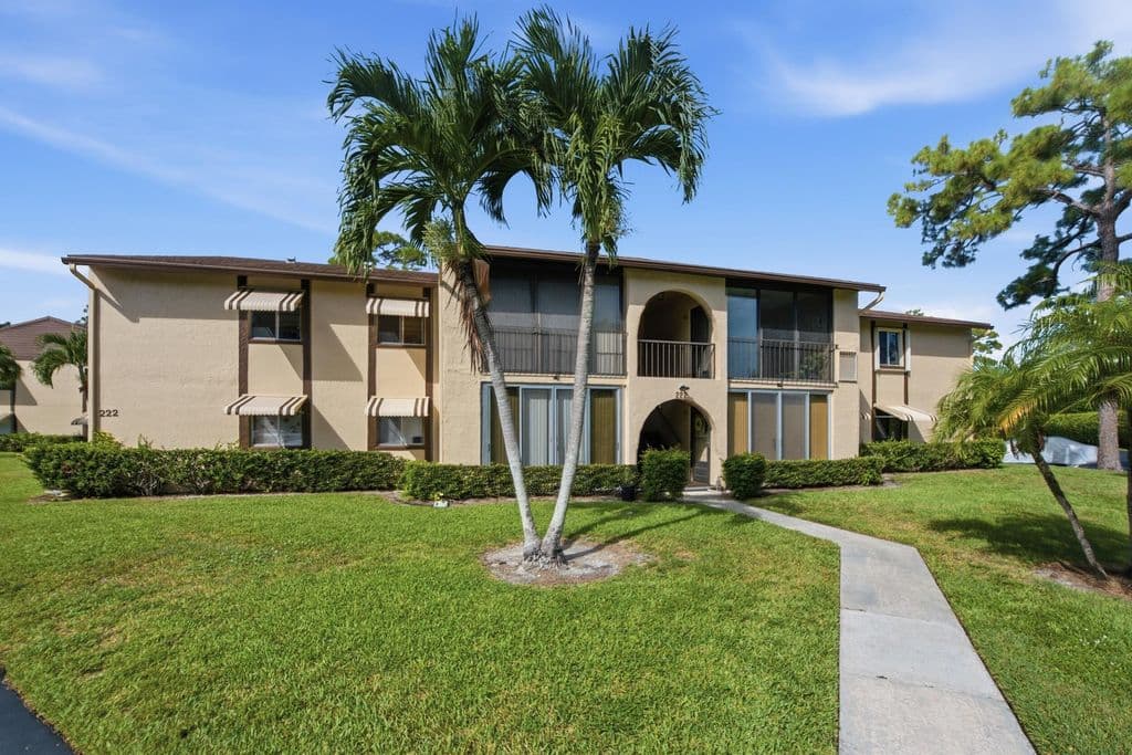 2+1 Condo — 222 Pine Hov Circle #A-2