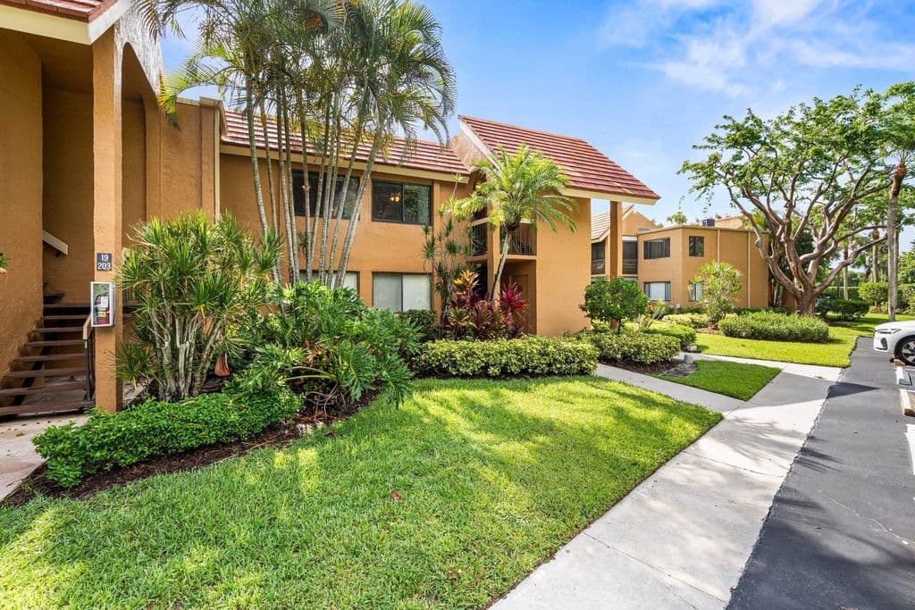 3+1 Condo — 11262 Green Lake Drive #204