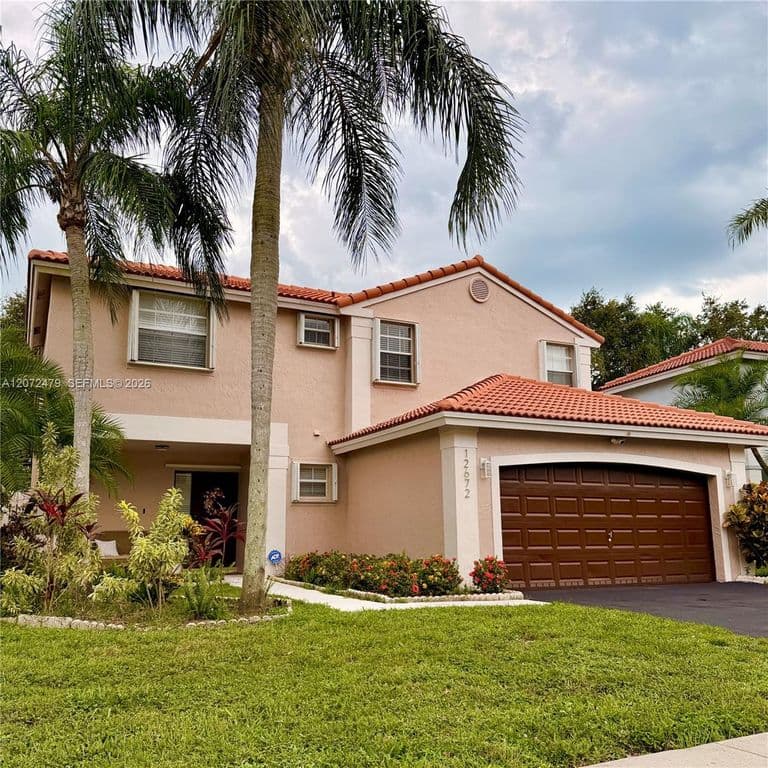 5+1 Müstakil ev — 12672 NW 11th Ct