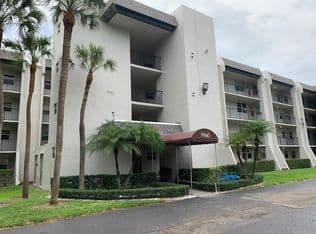 2-bedroom Condo — 9460 Poinciana Place #203, Fort Lauderdale, 33324