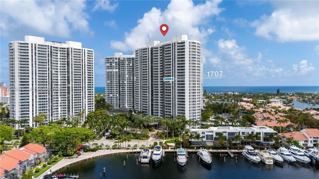 2+1 Condo — 21055 Yacht Club Dr #1707