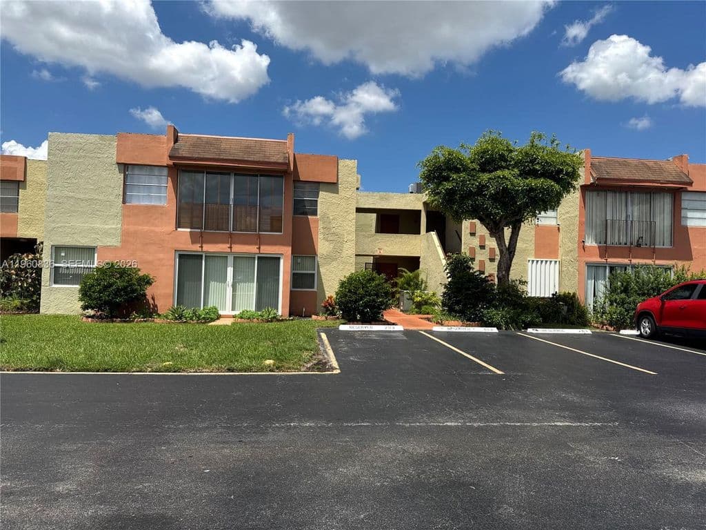 1-bedroom Condo — 9350 W Flagler St APT 105A