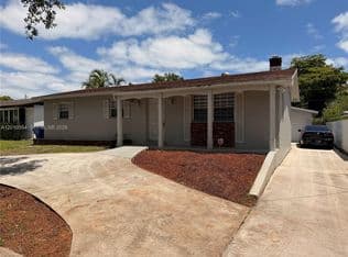 4-bedroom Single-Family Home — 3011 N 74th Ave, Hollywood, 33024