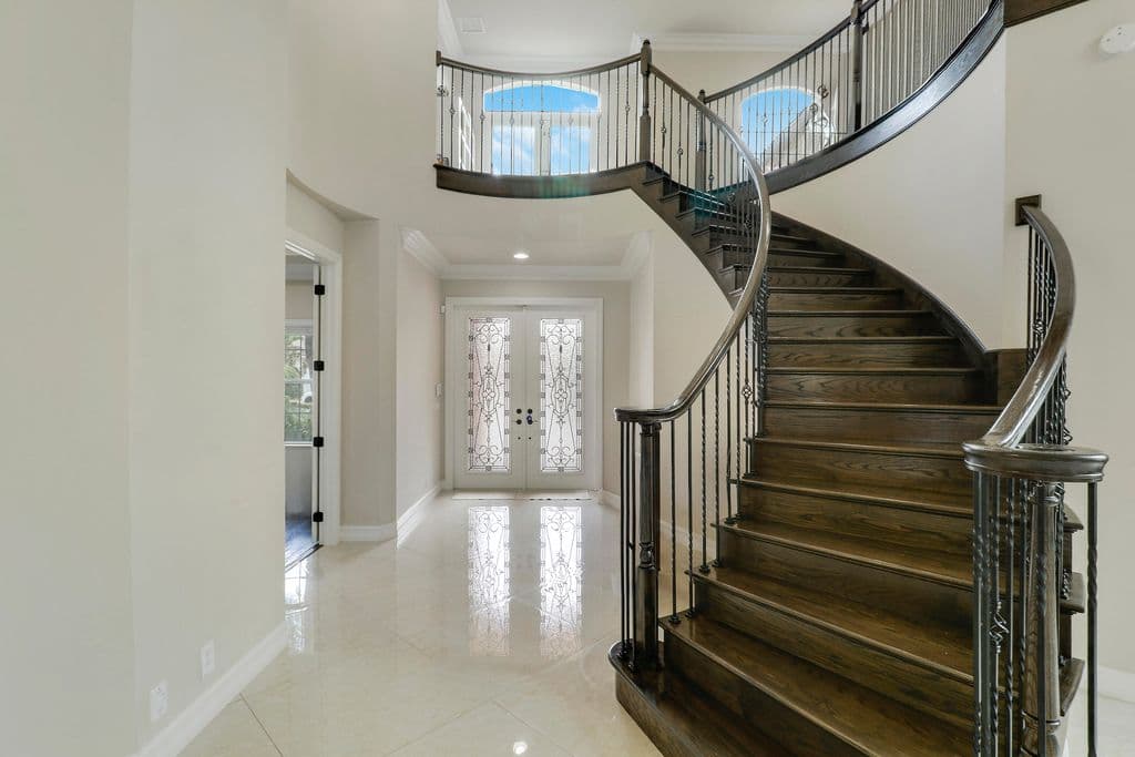 5+1 Müstakil ev — 167 Rosalia Court S