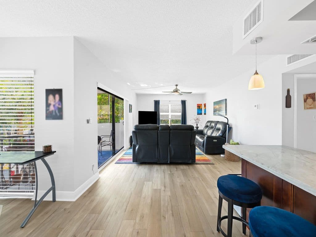 2-bedroom Condo — 1839 Middle River Drive #105