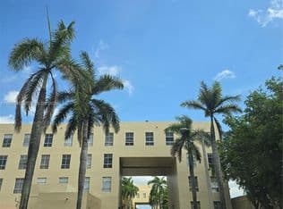 1-bedroom Condo — 7420 W 20th Ave APT 451, Hialeah, 33016
