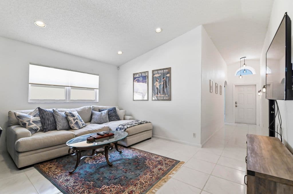 3+1 Müstakil ev — 5690 Green Island Drive