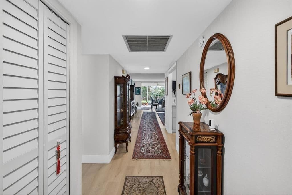 3-bedroom Condo — 3200 N Course Lane #116