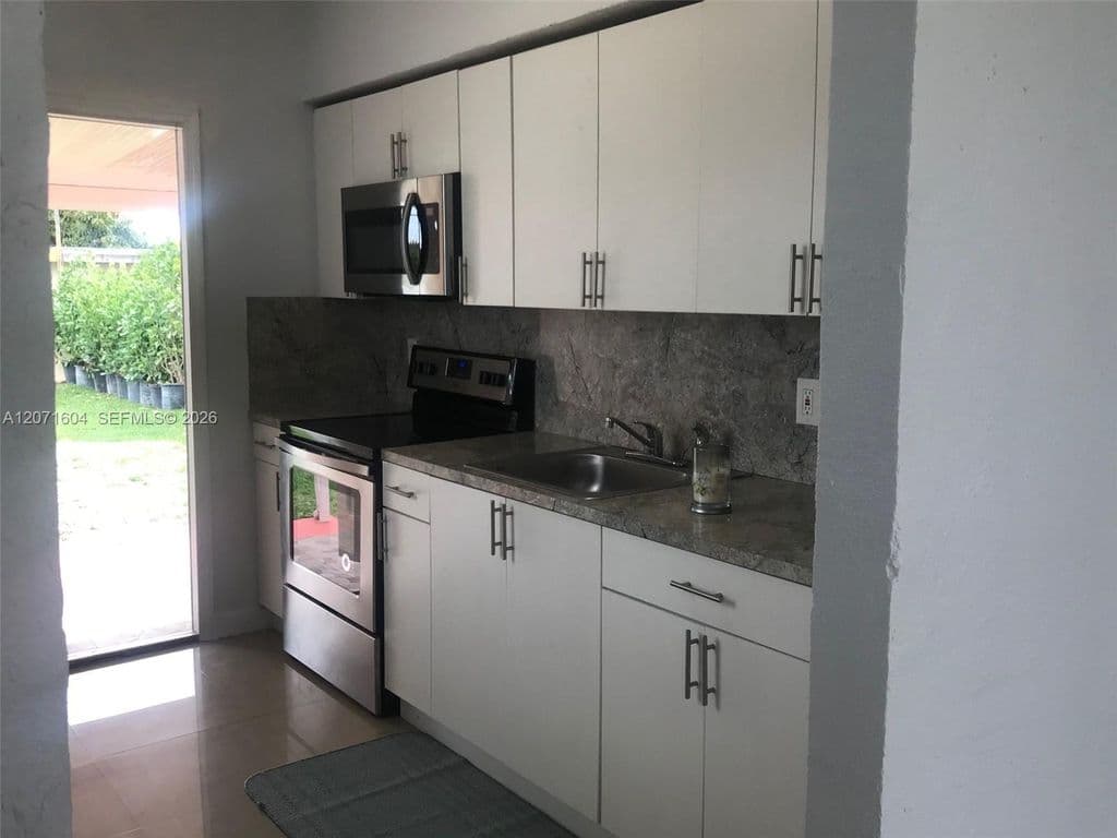 2-bedroom Single-Family Home — 21625 SW 109th Ave