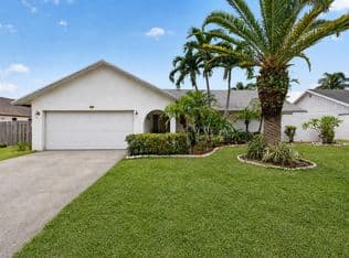 3-bedroom Single-Family Home — 586 NW 45TH Way, Delray Beach, 33445