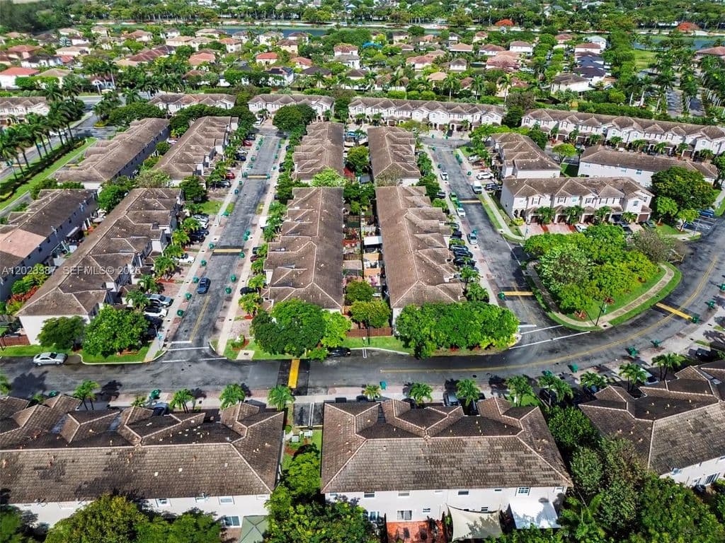 3+1 Mülk — 9267 SW 220th Ter