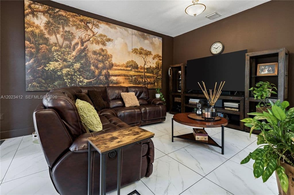 3+1 Mülk — 12704 SW 131st Ter