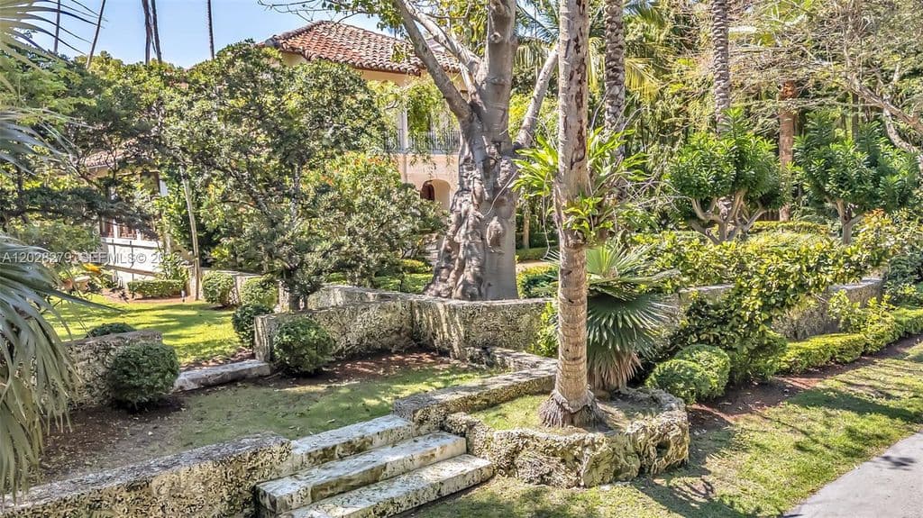 5+1 Müstakil ev — 3462 N Moorings Way