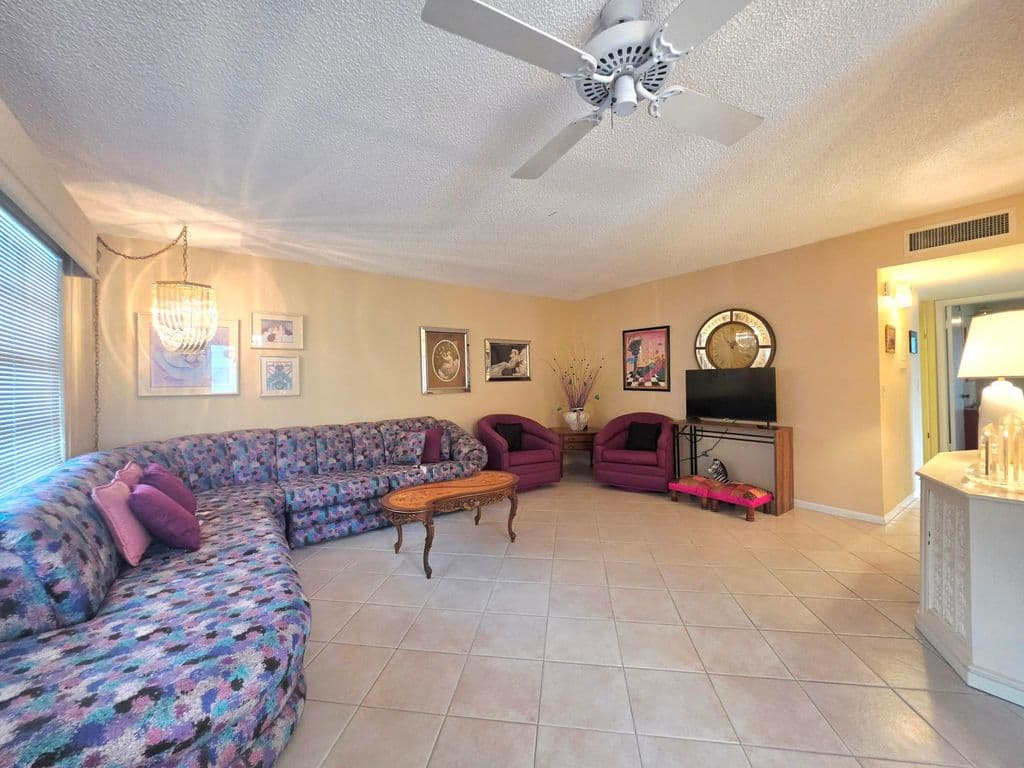 2-bedroom Condo — 719 Flanders Drive #O