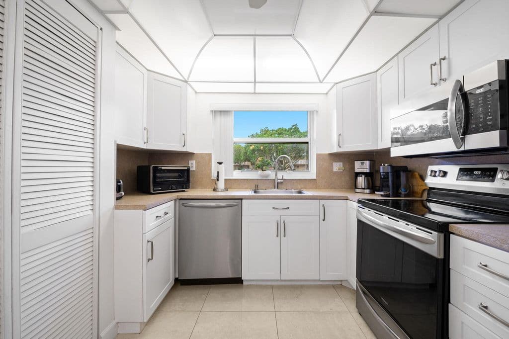 2+1 Condo — 9330 Sunrise Lakes Boulevard #104