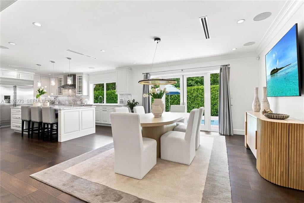 3-bedroom Single-Family Home — 3267 Riviera Dr