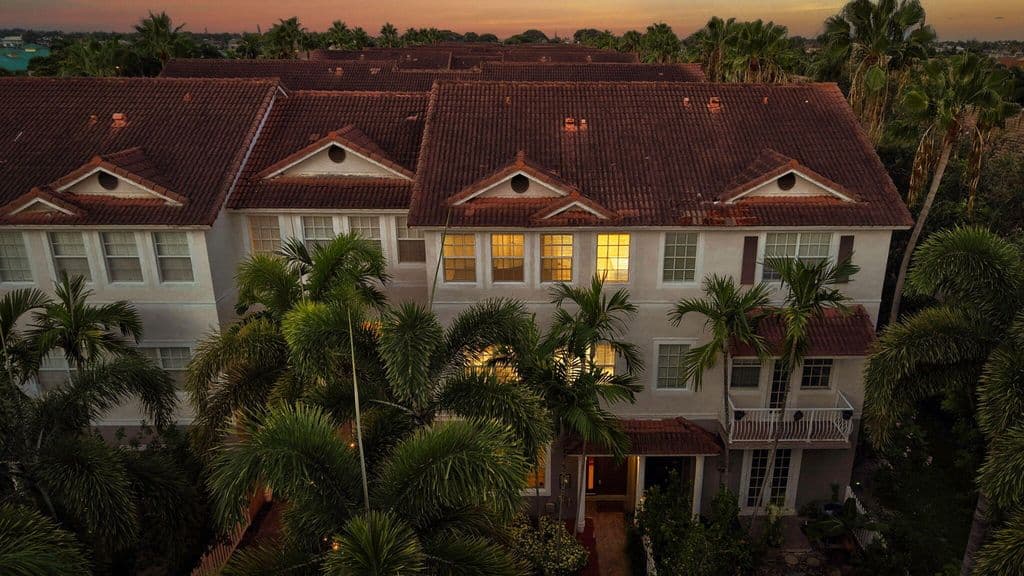 3-bedroom Property — 116 OCEAN CAY Way