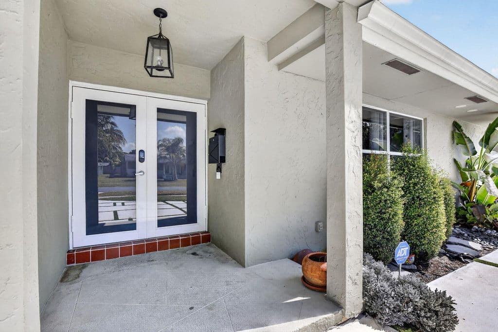 4+1 Müstakil ev — 5301 SW 8TH Court