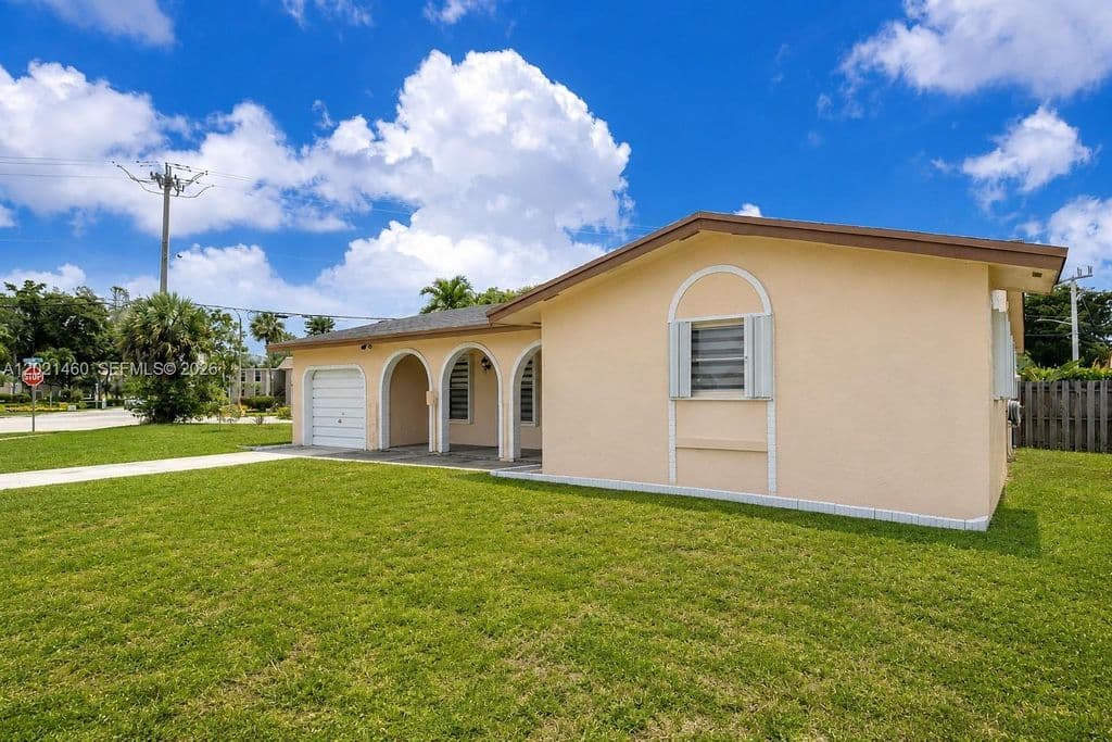 3+1 Müstakil ev — 850 NW 79th Ave
