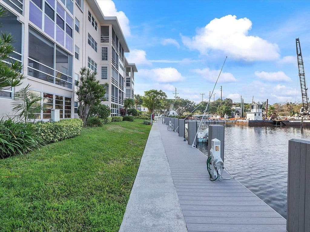 2-bedroom Condo — 1481 S Ocean Boulevard #315a