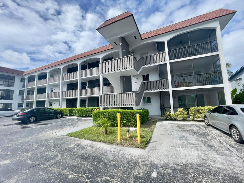 2-bedroom Condo — 651 Pine Drive #207