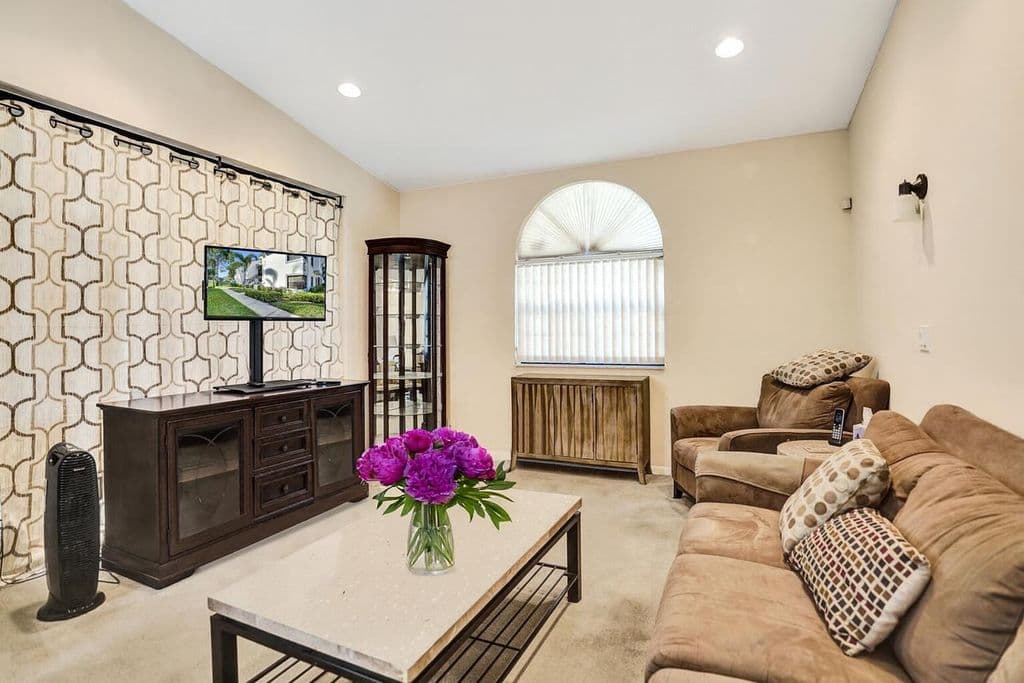3+1 Condo — 5415 E Verona Drive #I