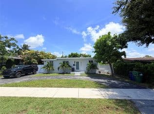 3+1 Müstakil ev — 8321 SW 46th St, Miami, 33155