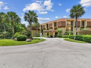 3+1 Condo — 5188 Woodland Lakes Drive #332, Palm Beach Gardens, 33418