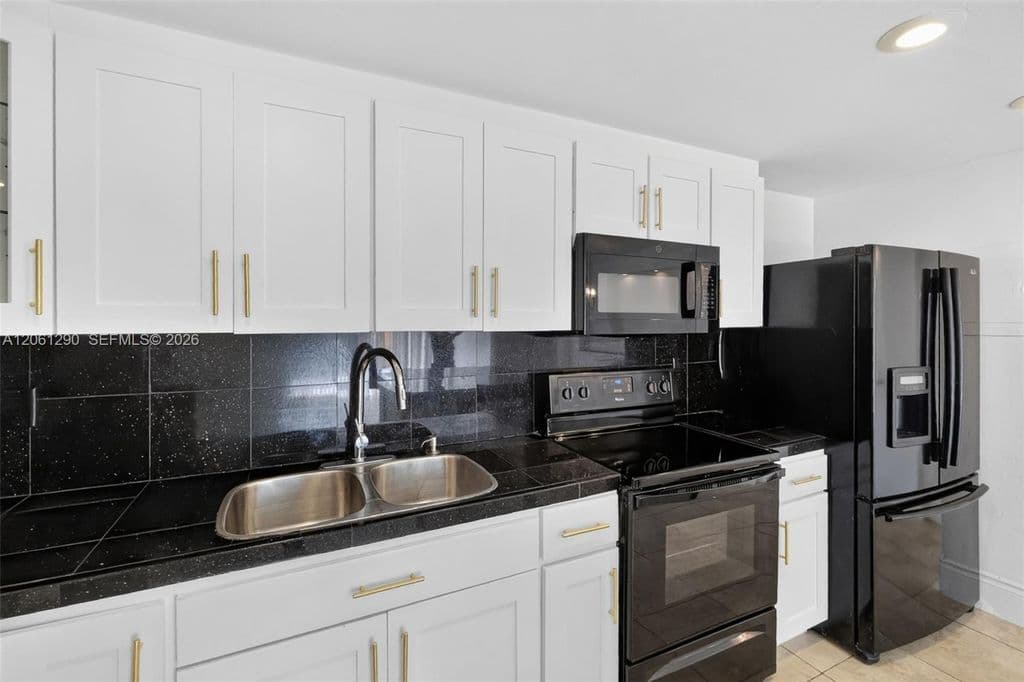 2+1 Condo — 4544 NW 79th Ave APT 1H