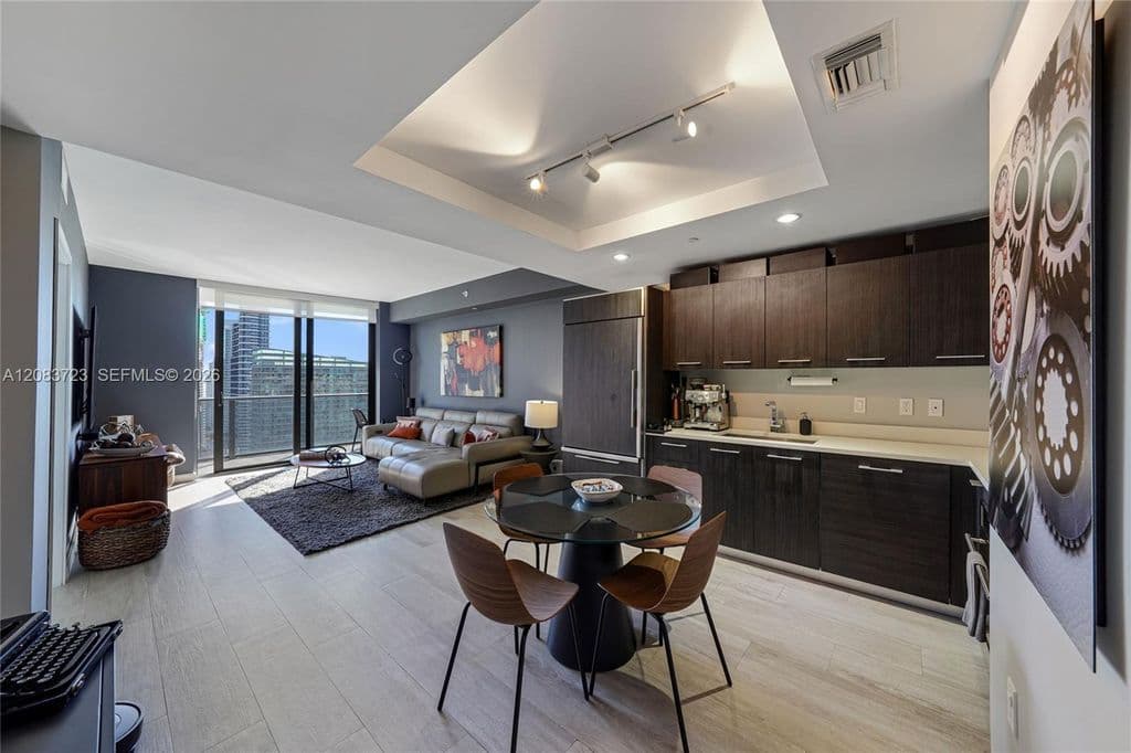 1+1 Condo — 45 SW 9th St APT 3405