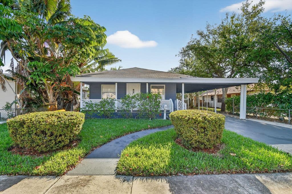 3-bedroom Single-Family Home — 1006 S M Street