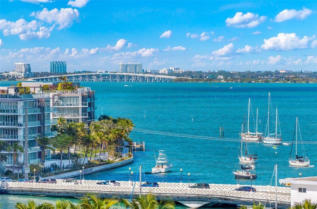 3-bedroom Condo — 1621 Bay Rd APT 802