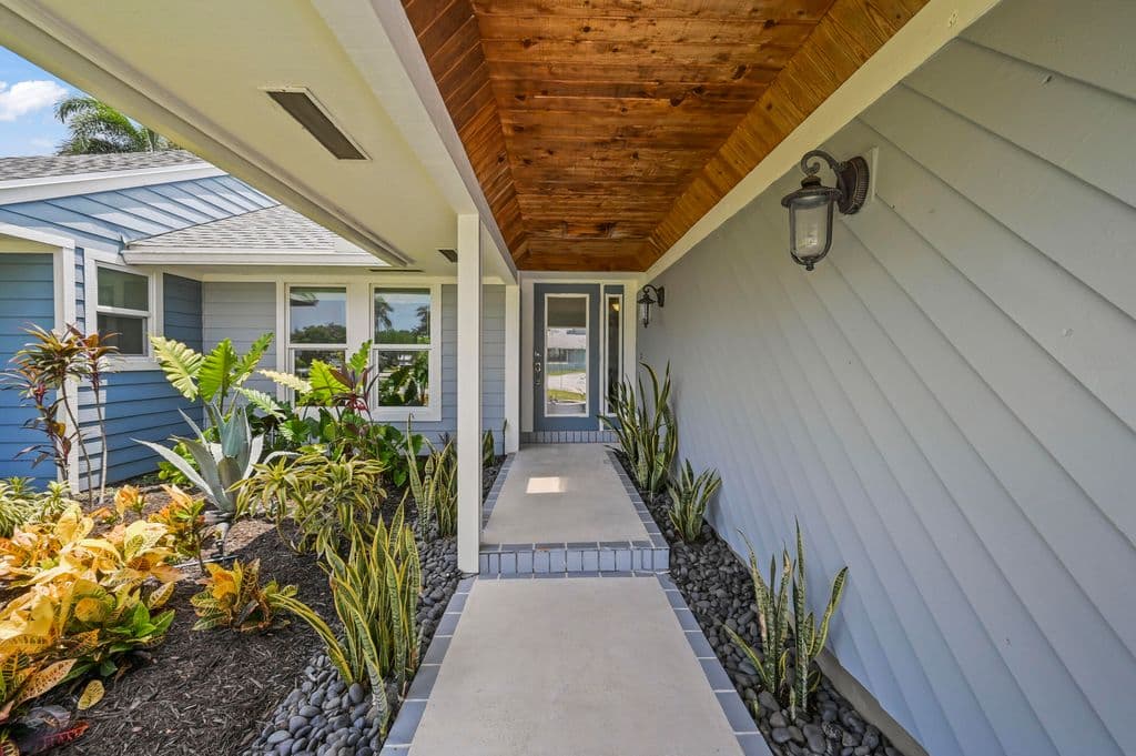 4-bedroom Single-Family Home — 1102 Kriss Lane