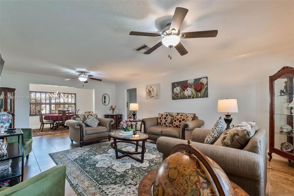 3+1 Müstakil ev — 9021 NW 13th St