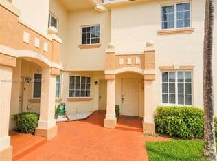 3-bedroom Townhouse — 8356 NW 10th St APT 6D, Miami, 33126