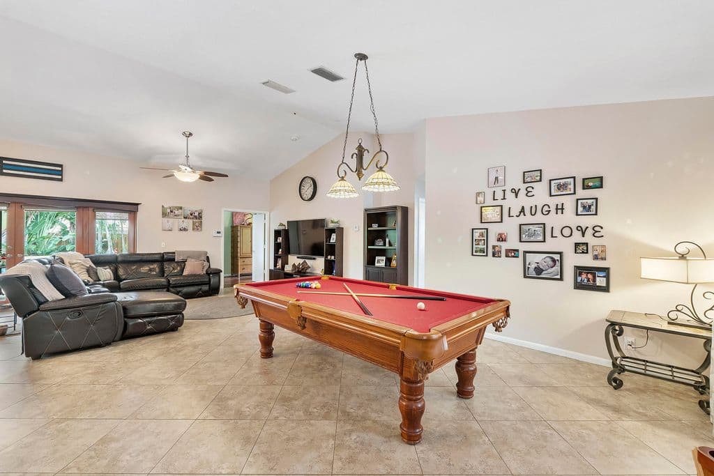4+1 Müstakil ev — 10662 NW 7th Place