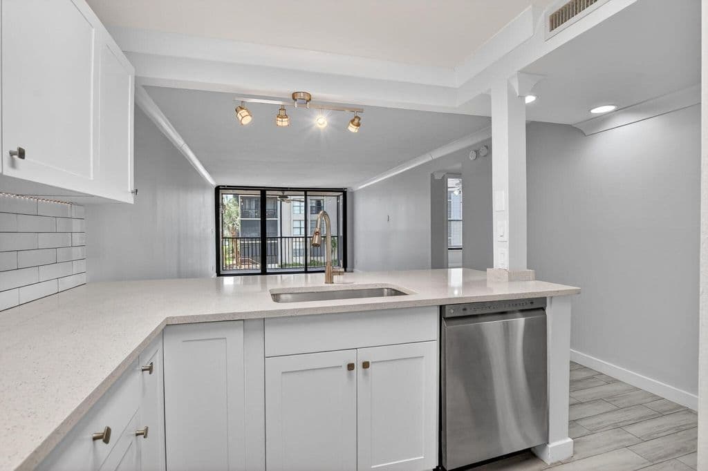 2+1 Condo — 8 Royal Palm Way #203