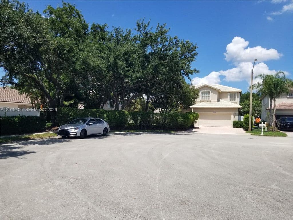 4-bedroom Single-Family Home — 17047 NW 16th St
